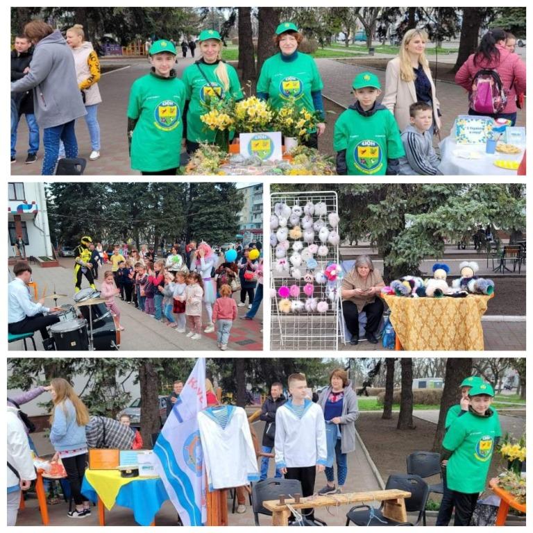 На площі перед ПК 